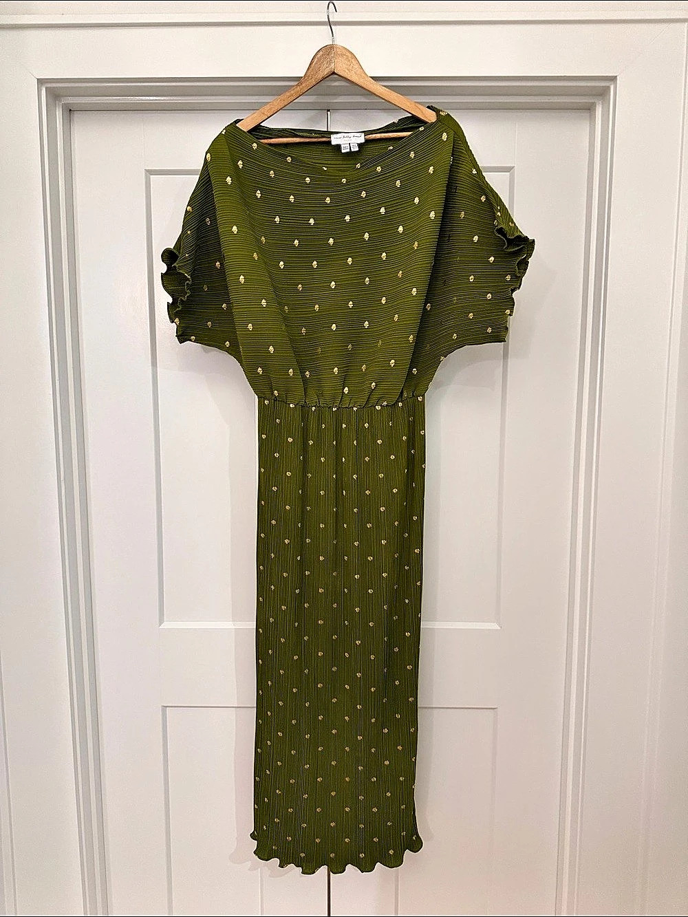 Never Fully Dressed Tilly Dress Floral Midi Green & Pink US 4